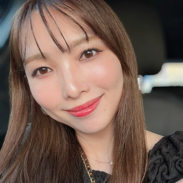 4月からマキアトップ ビューティーズとして活動することになりましたTOMOYOです！ 

新作デパコス情報やテーマ別メイクなど、“今いちばんときめく美容”を発信していきます♡_3_2