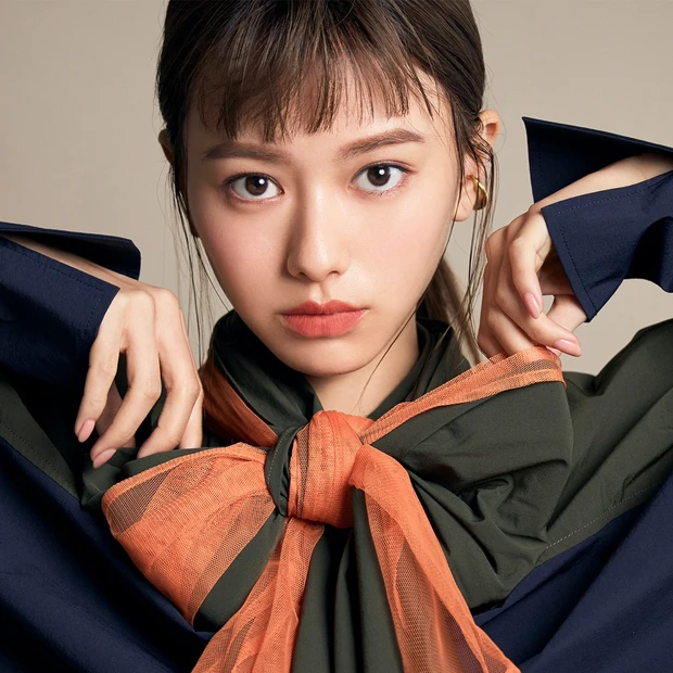 【山本舞香】大人フレッシュを演出するサンドオレンジリップ1