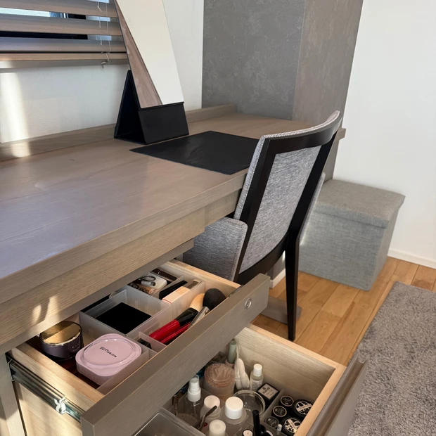 メイク＆ネイル用品がシンデレラフィット！動線を意識した収納アイデア