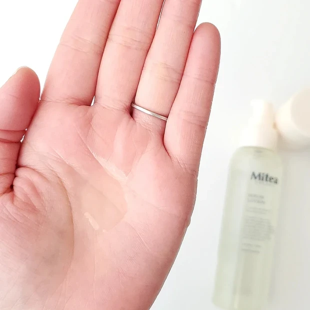 【ファミマ コスメ】ミティア オーガニック ホワイトニングセラムローション スウォッチ