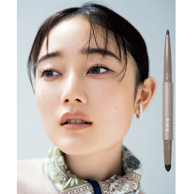 原点回帰の黒ライナーで今っぽさ満点に！ RMKのアイライナーを指名買い