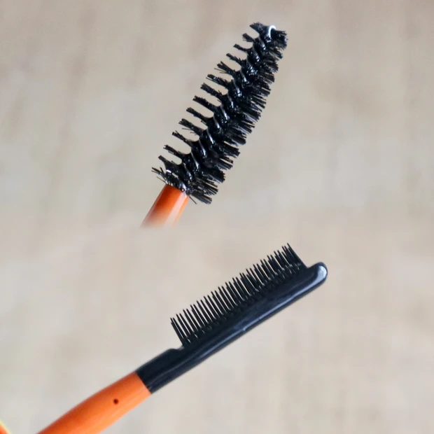 narka ハイプフィットヘアケアマスカラ