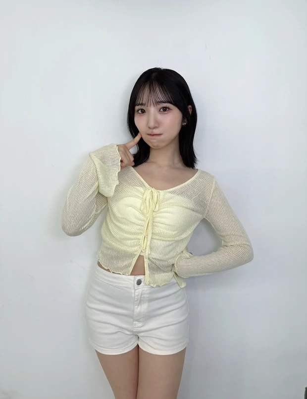 声優豊田萌絵さん　マキアオフショット　ほっぺツン