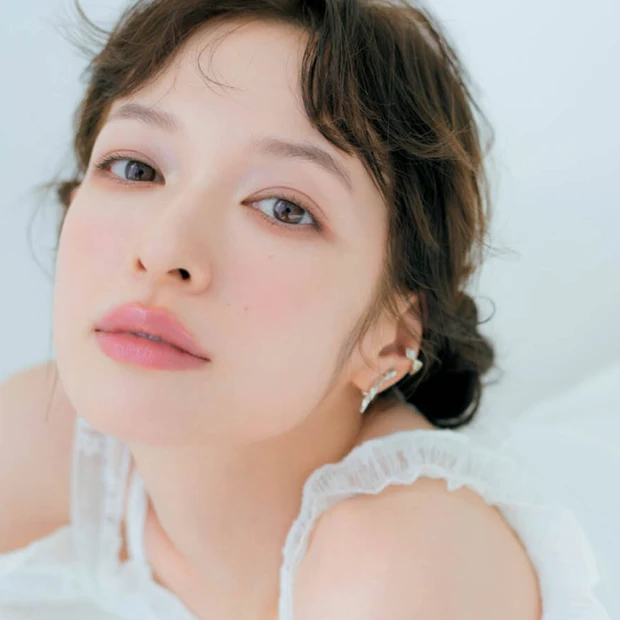 【大人気ヘア＆メイク佐々木れなさんの推しコスメ15選】 “忘れ眉”などメイクテクも公開
