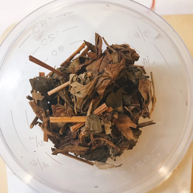 ハトムギ(ヨクイニン)とドクダミを煎じてできる、美肌のためのお茶【漢方初心者におすすめ】_2