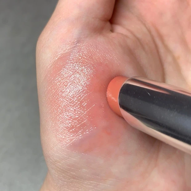 【おすすめ粘膜リップ⑥】 ディオール（DIOR） ディオール アディクト リップ グロウ 人気色「012 ローズウッド」　スウォッチ