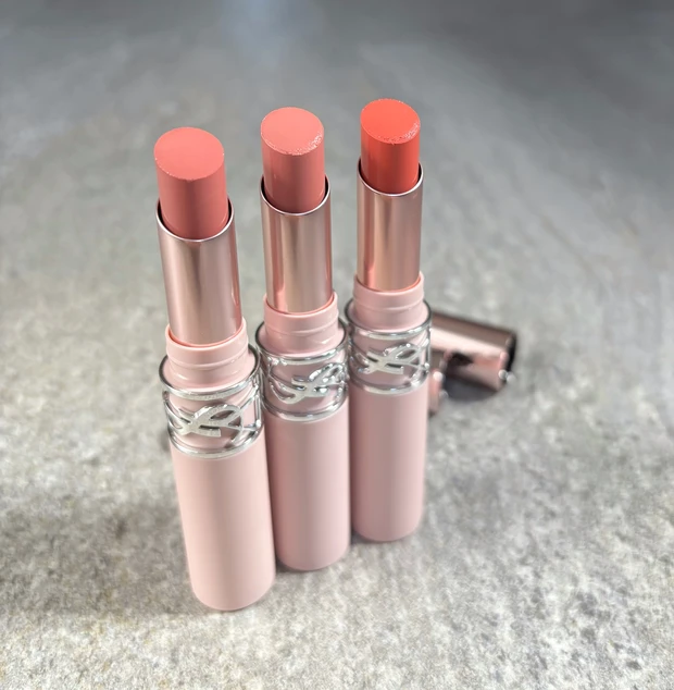 YSL ラブヌード リップスティック　イヴサンローラン　新作　新色　2026 ふわじゅわ　リップ　イエベ　ブルベ　スウォッチ　口コミ　レビュー　1 アンドレスド ピンク　2 サッシー ピーチ　　5 アップル シン