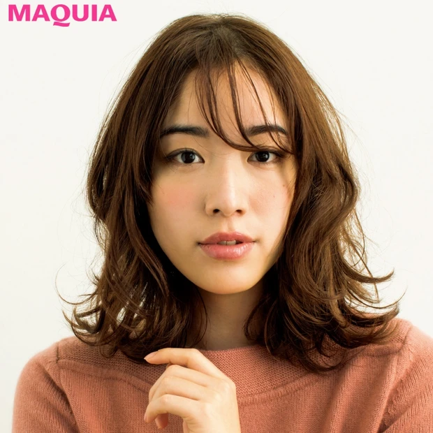 シャープ体型さんは無造作ヘアがお似合い！ Aラインフォルムのミディアム＆…