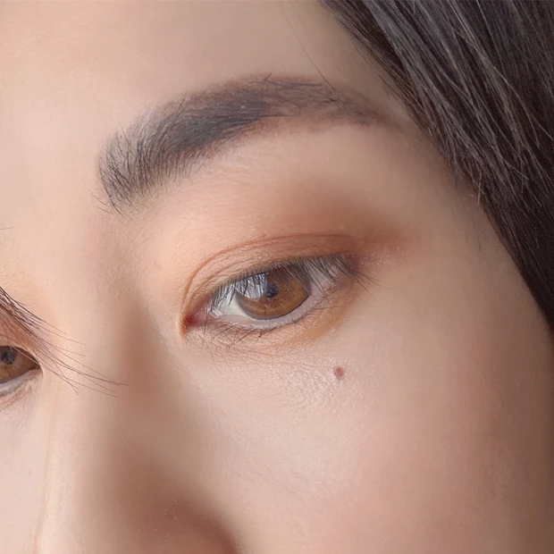 ニードルアイブロウペンシル01、02 仕上がりイメージ