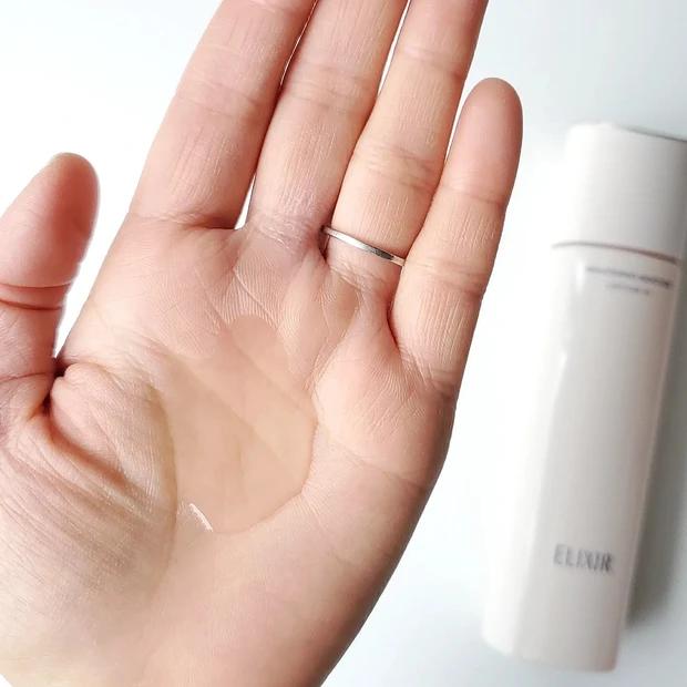 エリクシール 光ブースト化粧水
