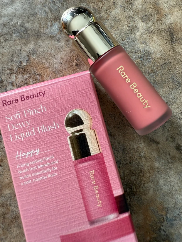 【ハワイ購入品】SEPHORA［セフォラ］で買うべきおすすめコスメ2選huda Beauty◆Rare Beauty の大人気リキッドチーク【トラベルサイズ・ミニサイズコーナー】_5