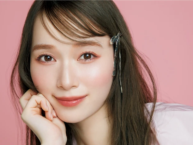 【櫻坂46・守屋麗奈さん】れなぁが今欲しい春新作コスメ・アイシャドウやリップをご紹介！