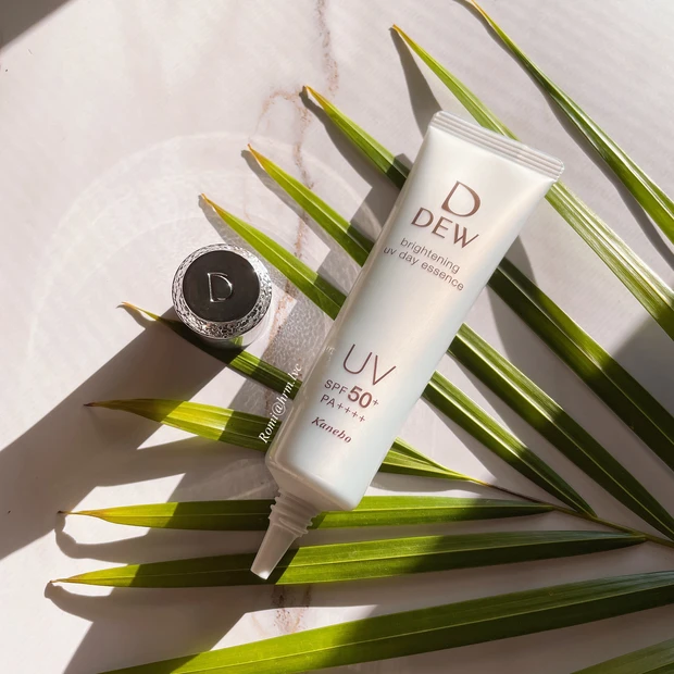 カネボウ化粧品 DEW ブライトニングUVデイエッセンス