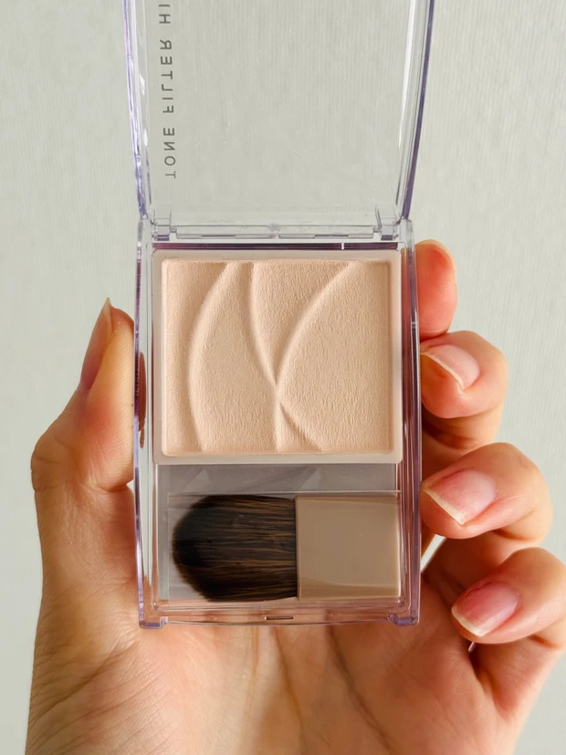 セザンヌのトーンフィルターハイライト 01 フィルターベージュ