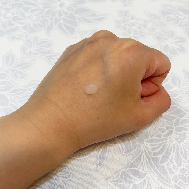 CELASEEQのダブルディープセラム Cのスウォッチ①