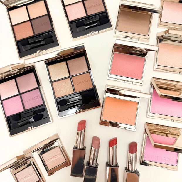 ルナソルの春新色を早くもスウォッチ！ 注目はベージュ系アイパレット【春コスメ2026】
