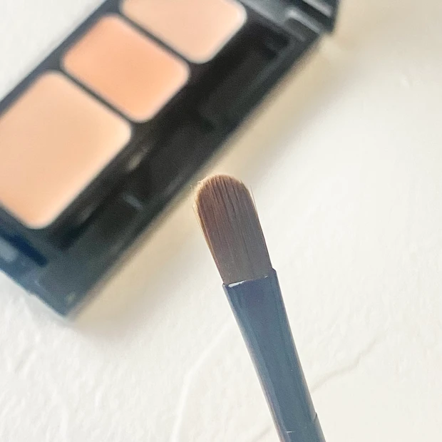 エトヴォス　コンシーラー　ブラシ