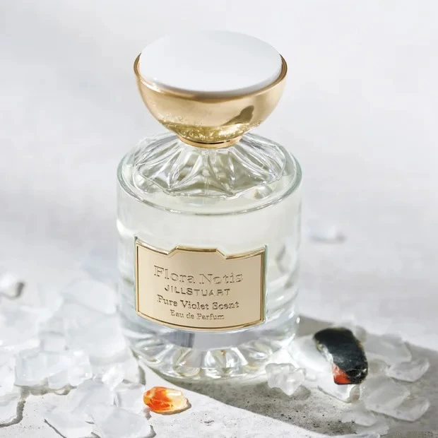 フローラノーティス　ジルスチュアート 人気香水 ピュアバイオレット オードパルファン