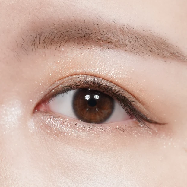 【マキア表紙メイク】MAQUIA4月号の表紙は長澤まさみさん。大人な透明感を上げる寒色メイクに挑戦！_11