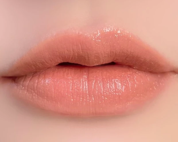 ルナソル(LUNASOL)プランプメロウリップス 11 Ecru(エクリュ)