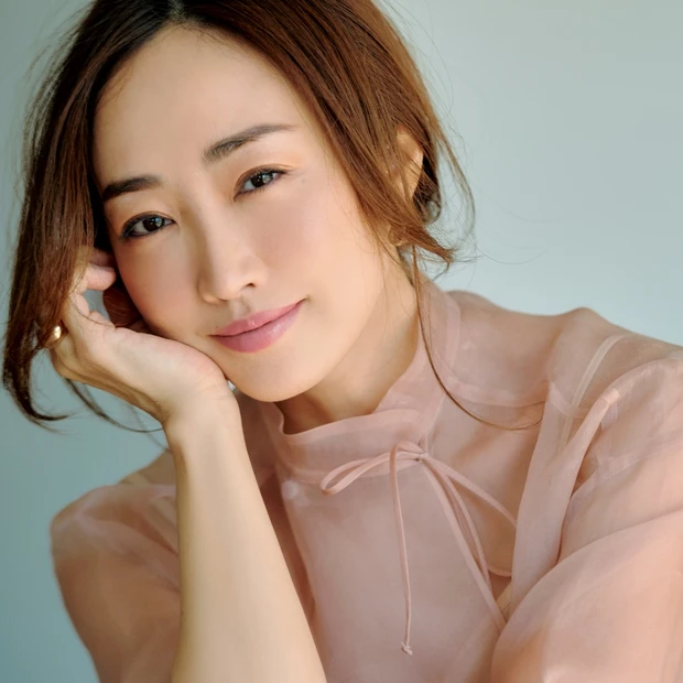 メイクの王道! 神崎 恵さんが選ぶ、美肌見せコスメ8選