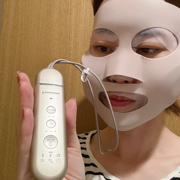 マスク型イオン美顔器 EH-SM50 着画