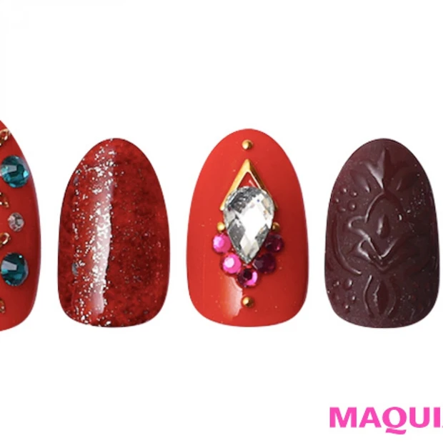 オリエンタルなレリーフに、エキゾチックな輝きを放つ「秋オレンジ」ネイル