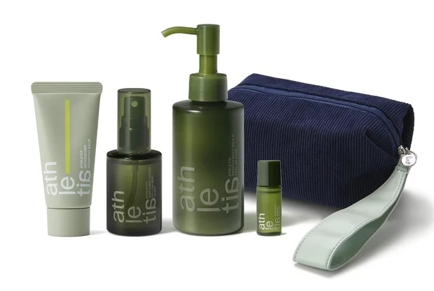 アスレティアの限定ポーチ付きクリスマスコフレ athletia ナイトスリープ&ケア ホリデーキット 2025