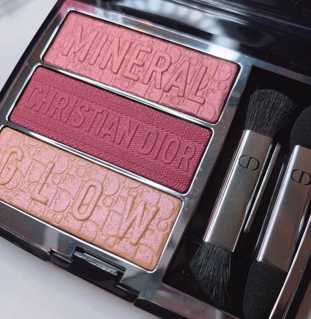 トリオ ブリック パレット 833 MINERAL ROSE