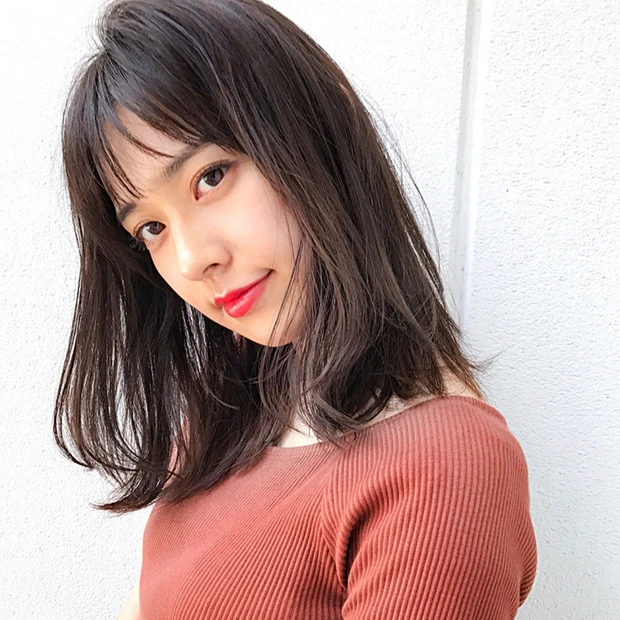 しなやかで潤いたっぷり♪ 人気の「シアーブラウン」でミディアムを秋顔に！