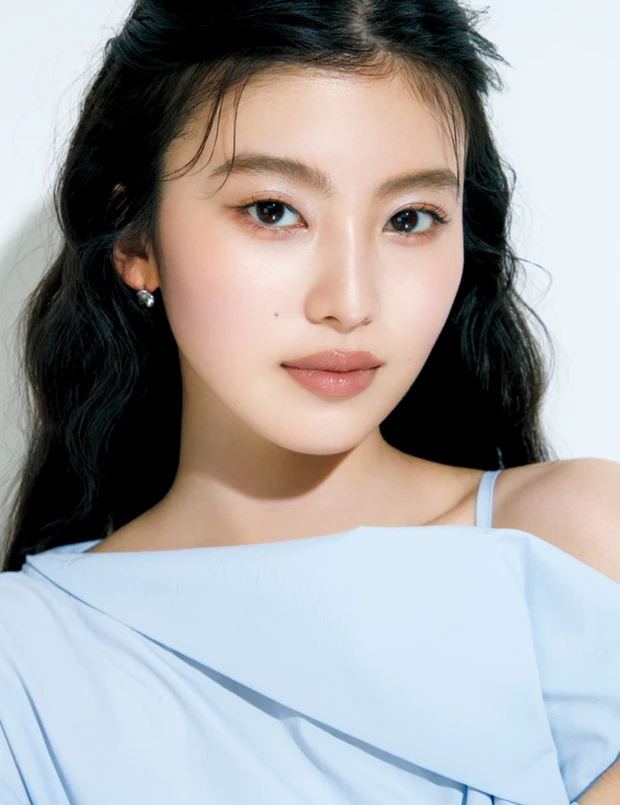 「透明感＝白さ」じゃない。長井かおり流、クリアな肌のつくり方。透明感仕込みコスメも公開！