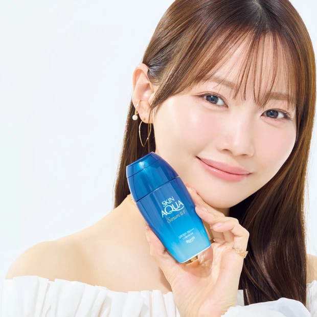 スキンアクアの新・ヒアルロンセラムUVを水越みさとさんがナビゲート！ 肌…