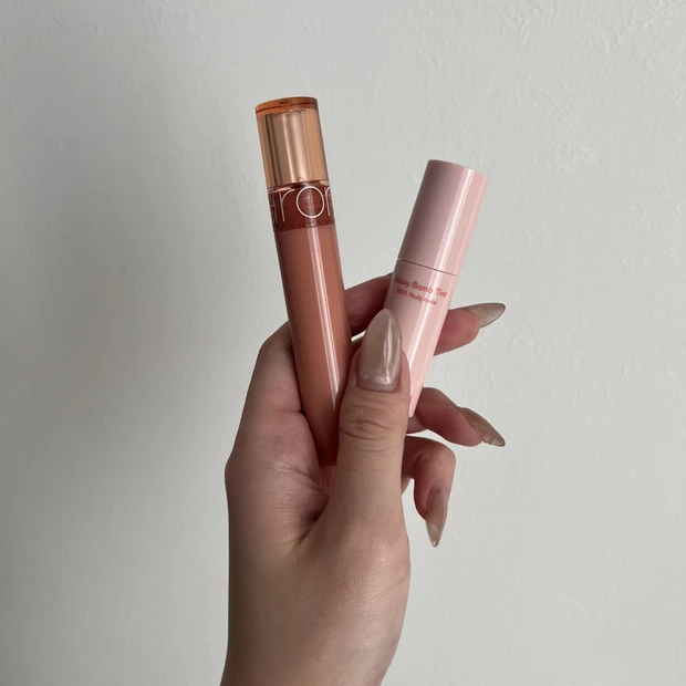 ローソンで買えるコンビニコスメ!アンドバイロムアンド グラッシーボムティントをリピ買い!