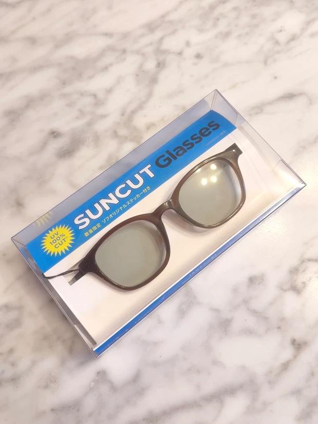 Zoff×目黒連（【広告着用商品】SUNCUTGlasses/UV100%CUT ZA241G66-43A2　外箱パッケージ
