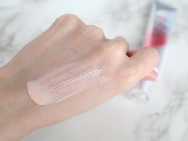 【アスタリフト】Deep紫外線&塗布膜の割れを防いでうっかり日焼けも徹底ガード！これからの季節にぴったりな【D-UVクリア ホワイトソリューション】_2_2