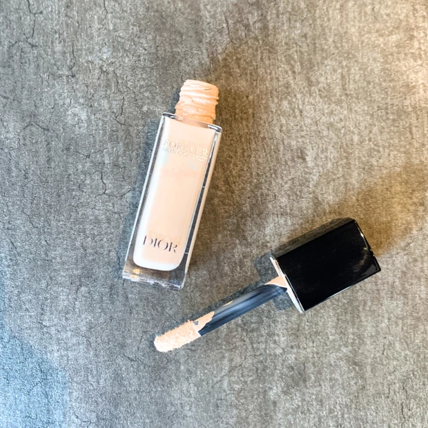 フォーエヴァー スキン コレクト コンシーラー 