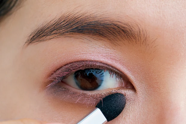 ピンクのアイパレットで作るおすすめピンクメイク5選_3.「低温ピンク」で媚びない甘さを手に入れるピンクメイク_5