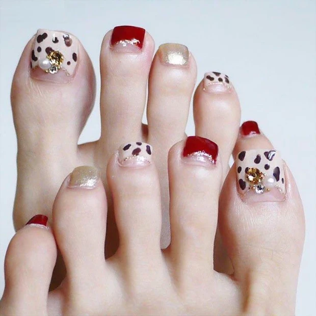 大人可愛い秋ネイルならコレ！ 上品アニマルネイル【ギ☆のセルフネイル手本…