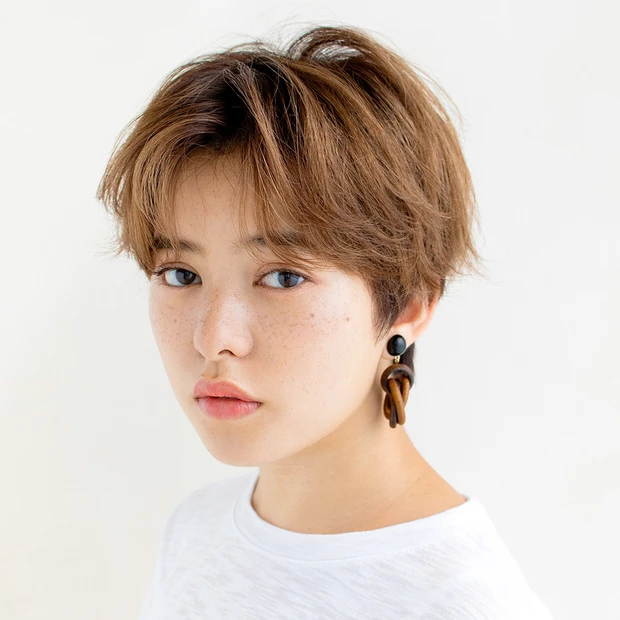 13トーンの髪色 アッシュブラウン