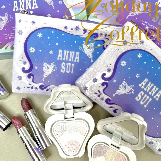 アナ スイのコフレ第一弾をスウォッチ！ パールの仕掛けを施した限定アイテム【クリスマスコフレ2025】