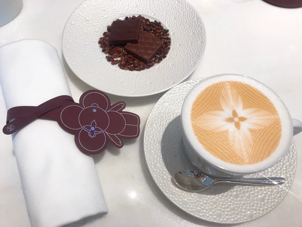 【自己紹介】マキアブロガー2年目に突入しました✨『普通の会社員』だけどコスメ愛は強いです☺️こんなご時世ですが、コスメでhappyに💄_4_3