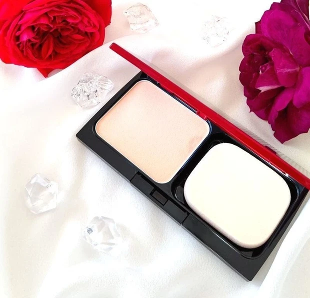 【クリスマス限定コスメ】ホリデー感満載の限定“ベリーチェック”で大人のクリスマスメイクを☆_5_2