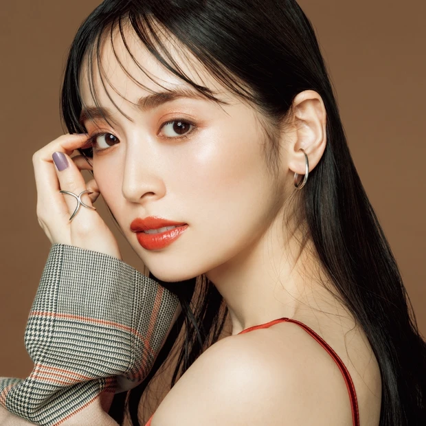 秋リップは赤ブラウンに注目！ 張りつくような感覚が新しい