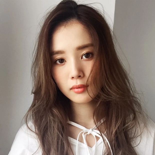 ナチュラルで感度高め！  ハイライトがきらめくニュアンシーロング