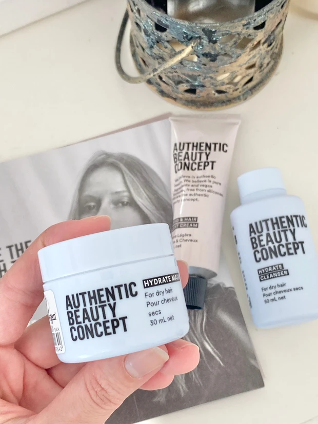 【ヘアカタログ】大人の秋冬こなれレイヤーロング!オーセンティックビューティコンセプトのヘアケアもご紹介。_3_1