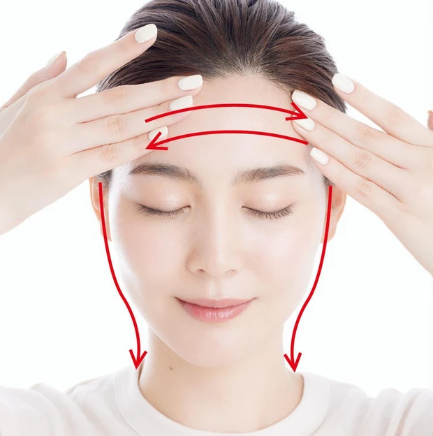 額の正しいタッチ　福吉真璃奈