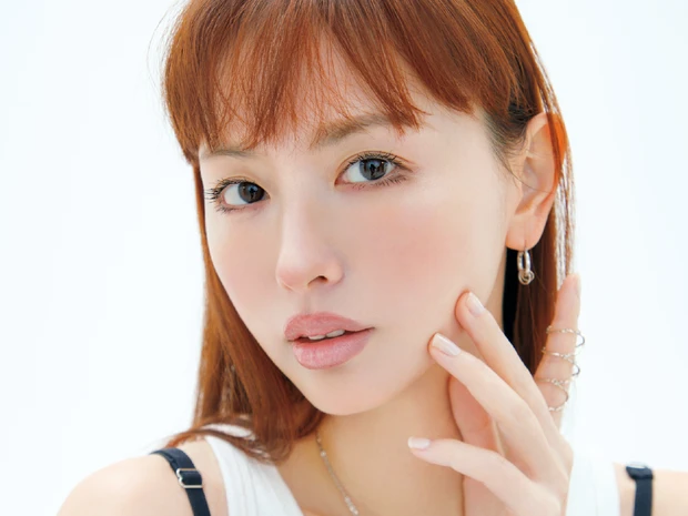 【令和版・平成メイク】ヌーディーリップは「白み系」から「白みピンク」にアップデート！ イガリシノブさんが指南