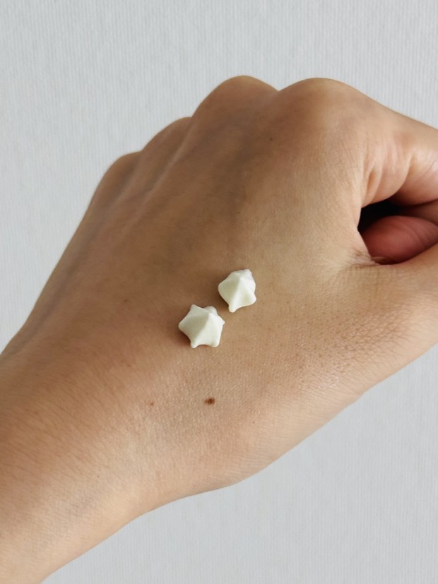 Biore UVのアクアリッチ エアリーホールドクリームのテクスチャー