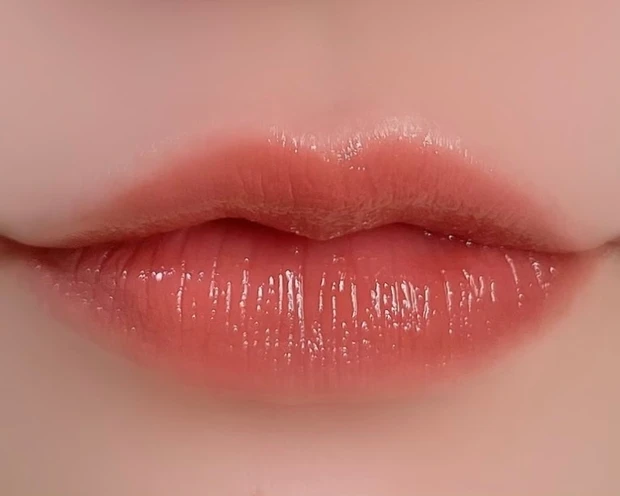 CEZANNE(セザンヌ)リップカラーシールド 01 フィグブラウン 着画