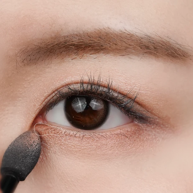 アイメイクの手順３